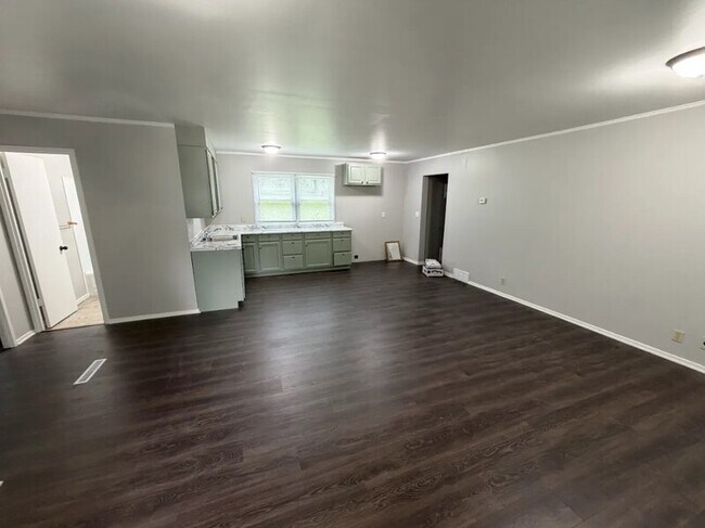 Building Photo - 2745 S 37th St