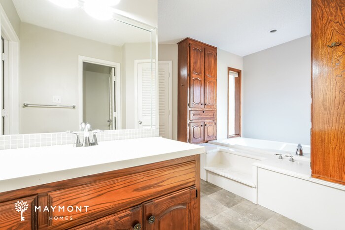 Building Photo - 2111 Inverness Dr