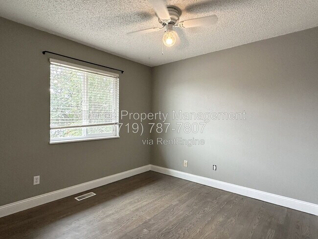 Building Photo - 1250 Chiricahua Dr
