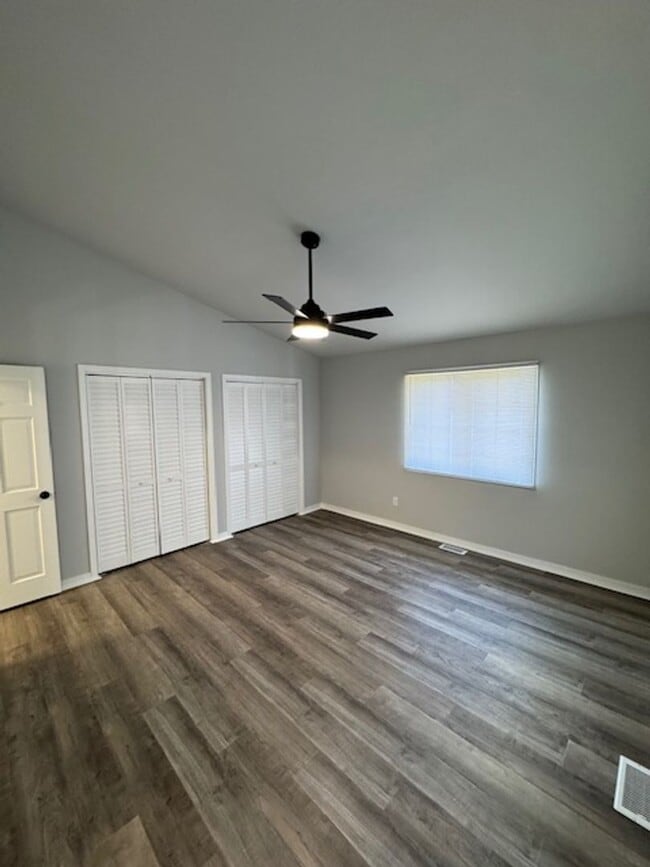 Building Photo - 2 Bedroom, 2 Bathroom Home- Cedar Lake, IN