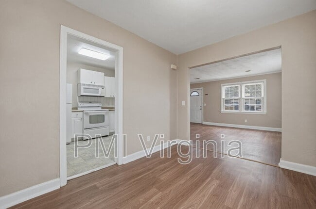 Building Photo - 217 Bob Ln