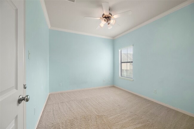 Building Photo - 3019 Royal Oaks Grove