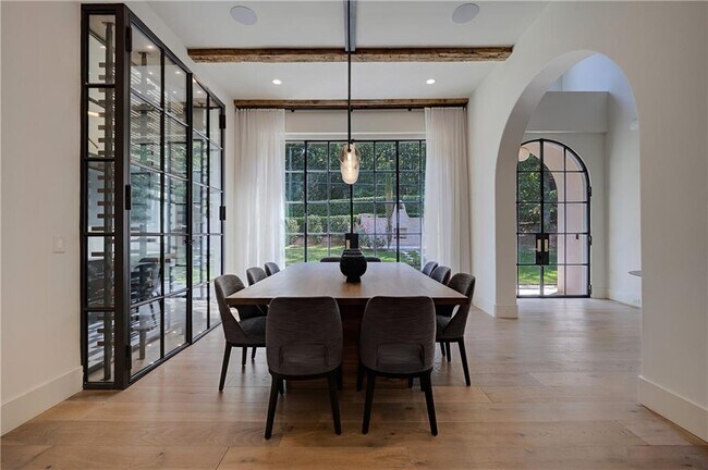 Building Photo - 3570 Knollwood Dr NW