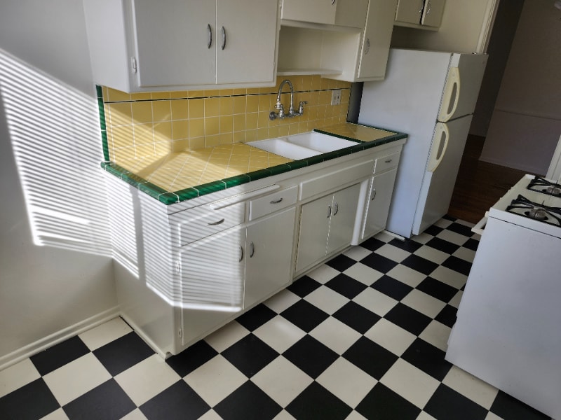 Building Photo - 1347 N Alta Vista Blvd