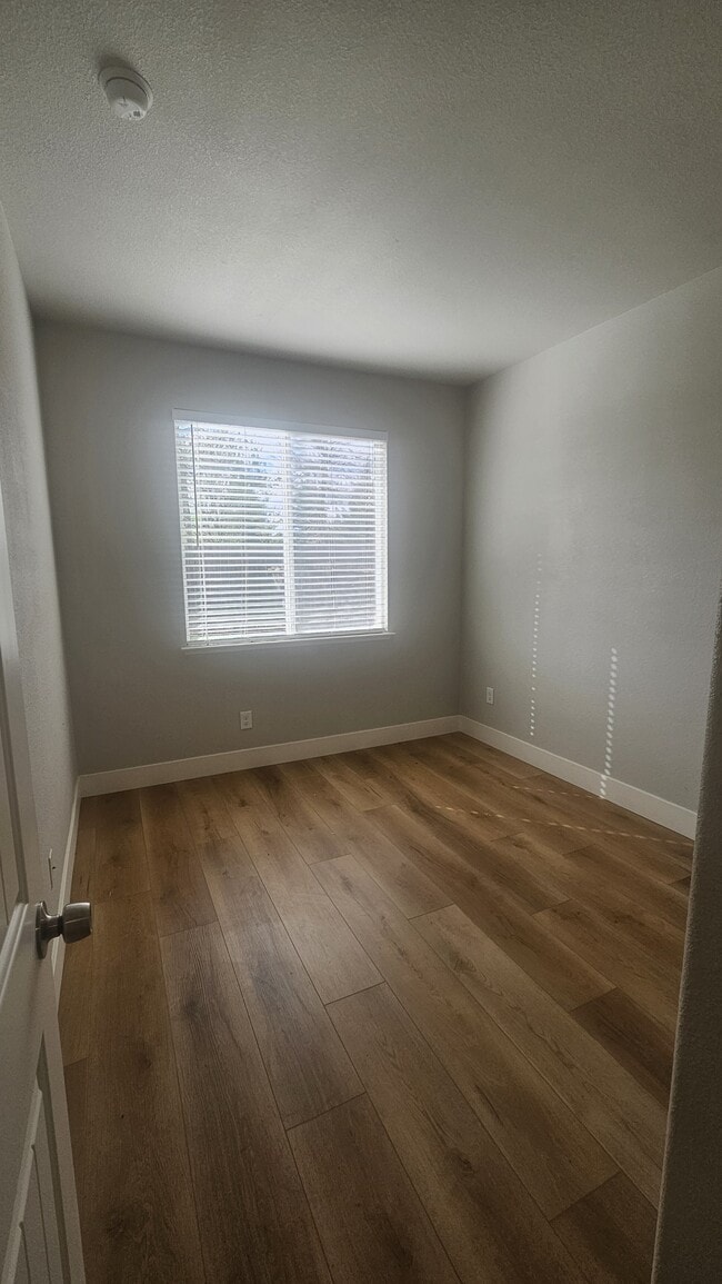 Building Photo - 3157 Rogue River Dr