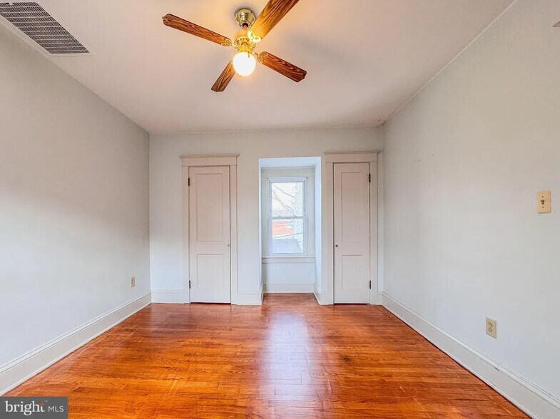 Building Photo - 2203 Fairview Ave