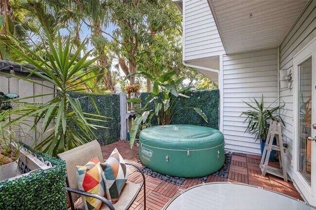 Building Photo - 1953 NE 15th Ave