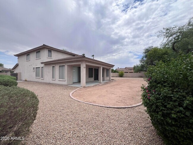 Building Photo - 218 E Sunburst Ln