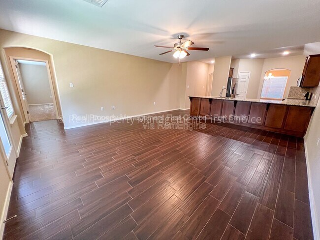 Building Photo - 420 Ridge Point Dr