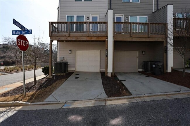 Building Photo - 313 Skylar Way SE