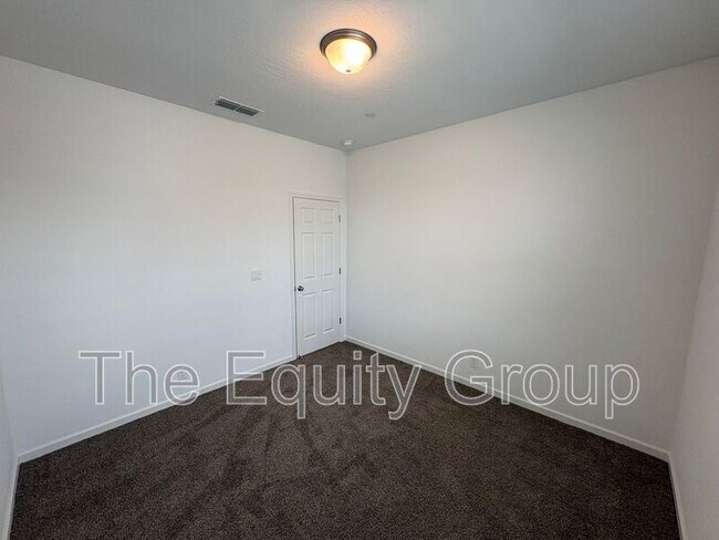Building Photo - 1336 W Porter Ave