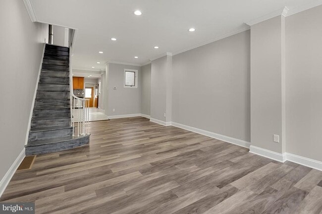 Building Photo - 2637 E Madison St