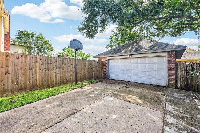 Building Photo - 10410 Springland Ct