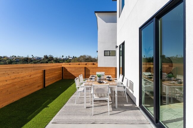 Building Photo - Private yard, Beautiful View, Newly Built