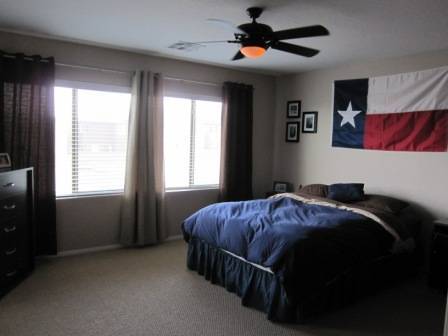 Building Photo - 10415 Lilac Square Ave