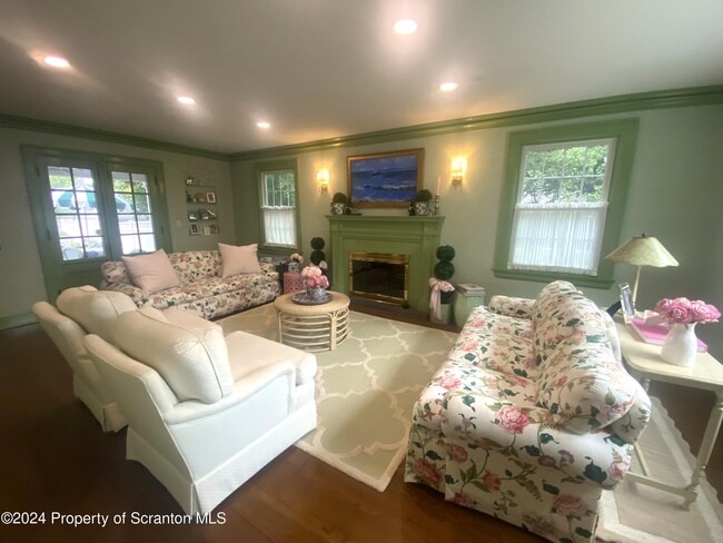 Building Photo - 1008 Electric St