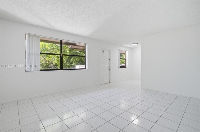 Building Photo - 9994 Nob Hill Ct