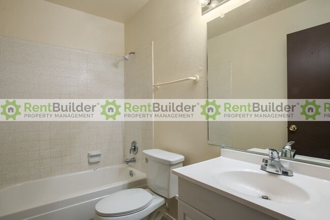 Building Photo - 12124 Menaul Blvd NE