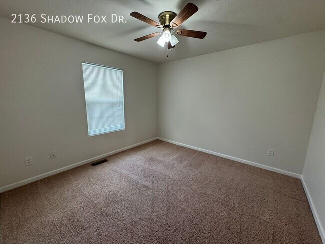 Building Photo - 2136 Shadow Fox Dr