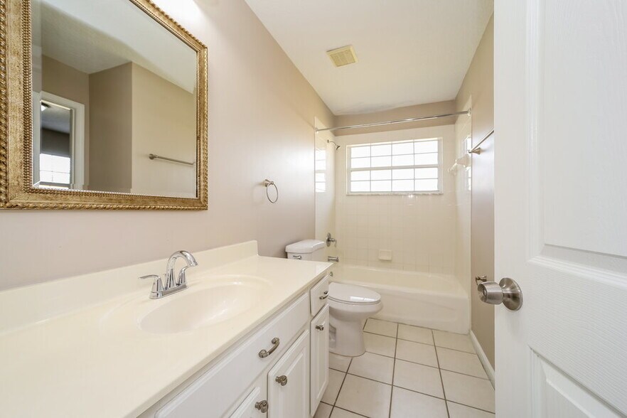 Building Photo - 12589 Hidden Gardens Dr