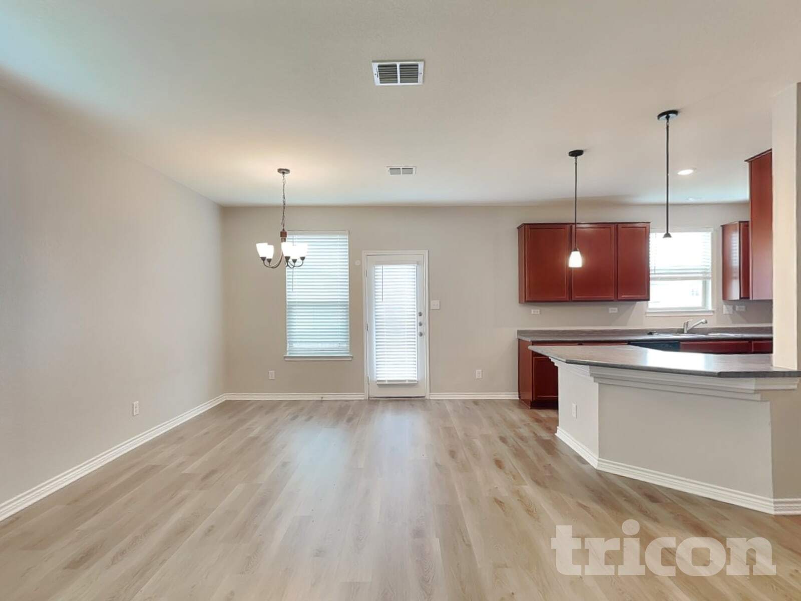 Building Photo - 2631 Green Leaf Way