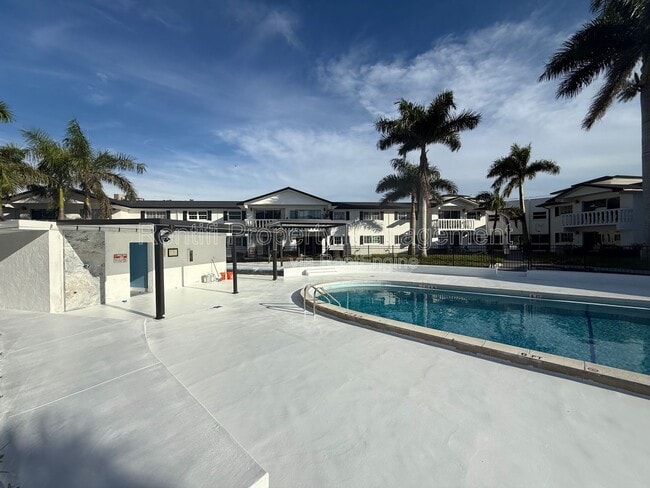 Building Photo - 3706 Broadway