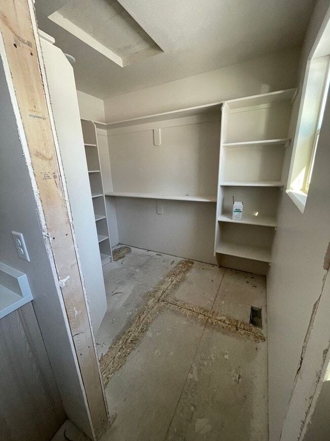 Building Photo - 7442 N Paw St