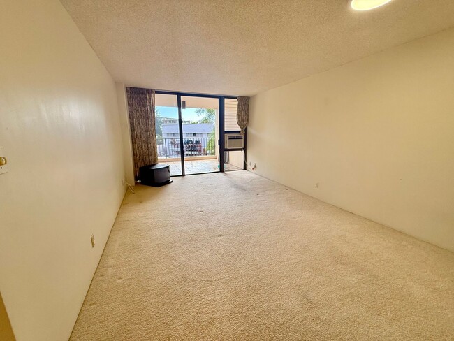 Primary Photo - 2 bedroom 2 bath Condo in Regency Park on ...