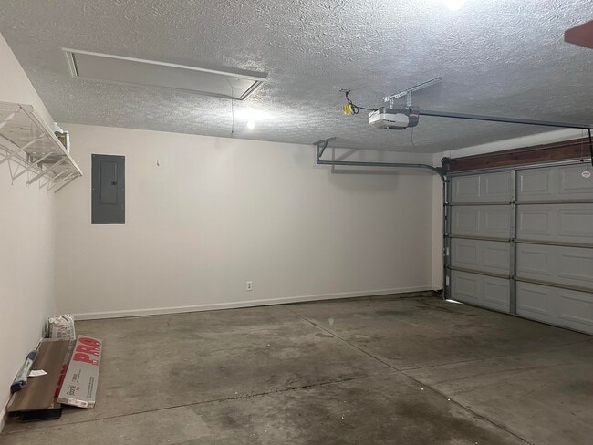 Building Photo - 969 Ridgebrook Rd