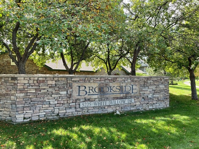 Building Photo - 5225 White Willow Dr