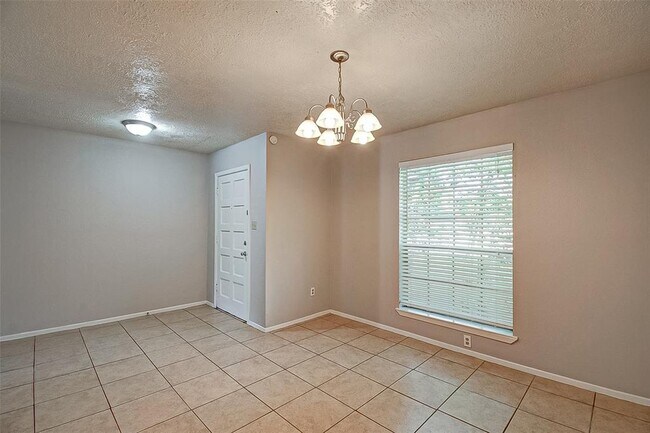 Building Photo - 11203 Doric Ct