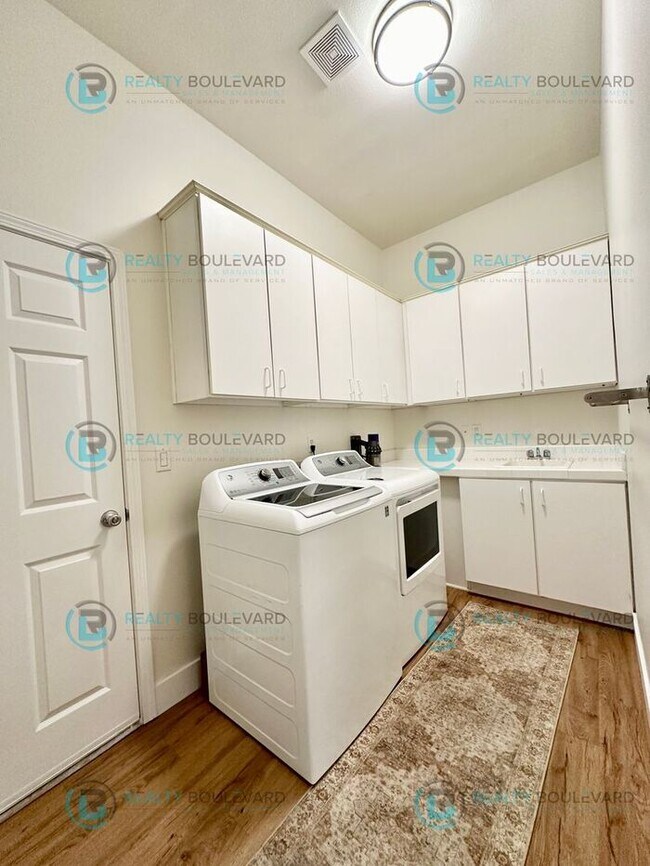 Building Photo - Open Kitchen, Expansive Living, and Covered Patio in Tranquil South Reno Near Trails, Parks & Sho...