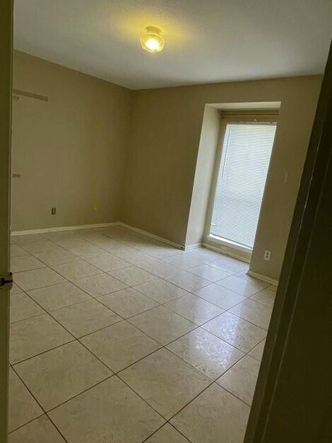Building Photo - 10202 Pebble Park Ln