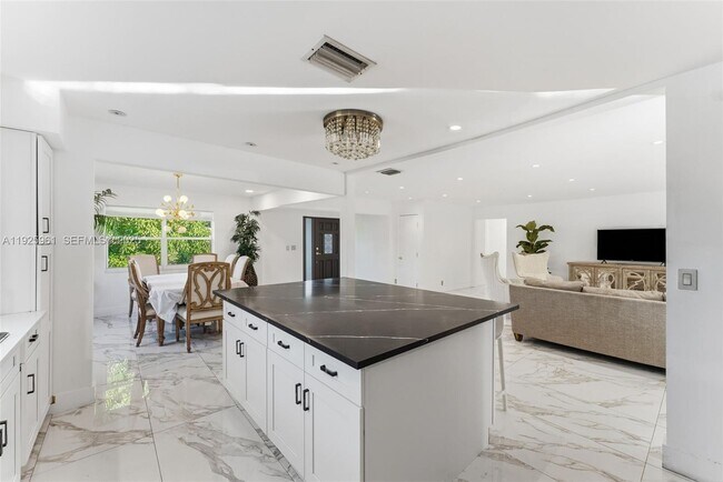 Building Photo - 201 Calle Grande Dr