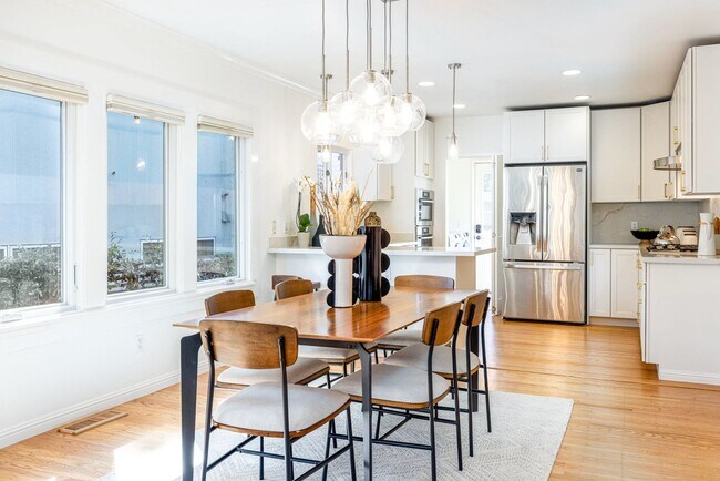 Building Photo - Wonderful Rockridge Home for Lease