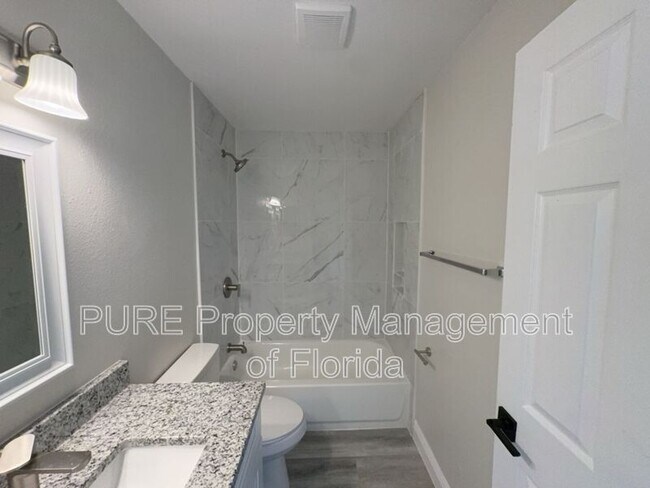 Building Photo - 5485 SE 30th Pl