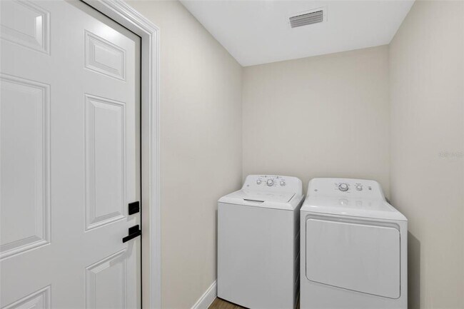 Building Photo - 20412 Elrose Ave