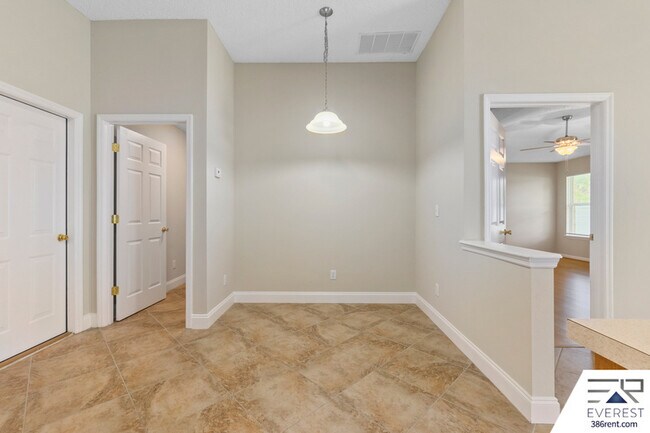 Building Photo - 24 Pittwick Ln