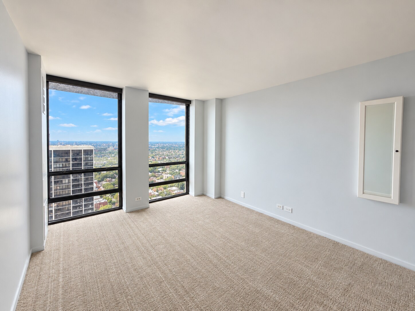 Building Photo - 1660 N La Salle Dr
