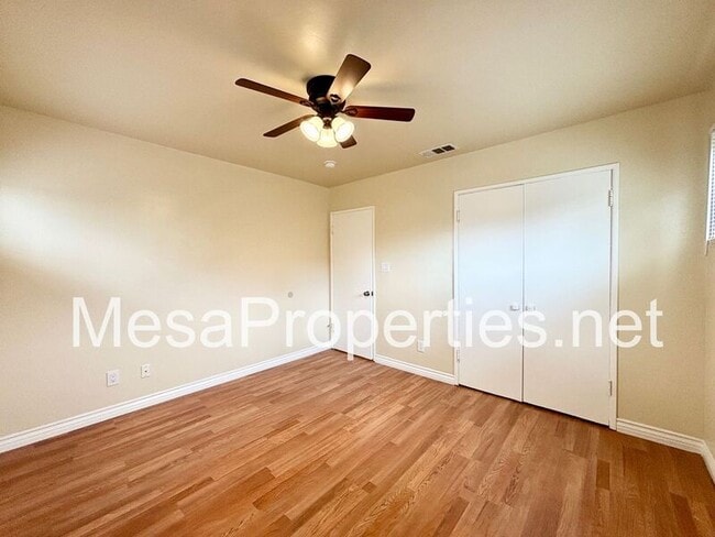 Building Photo - 17571 Deodar Ave