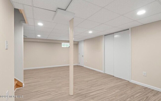Building Photo - 250 Alpern Ave