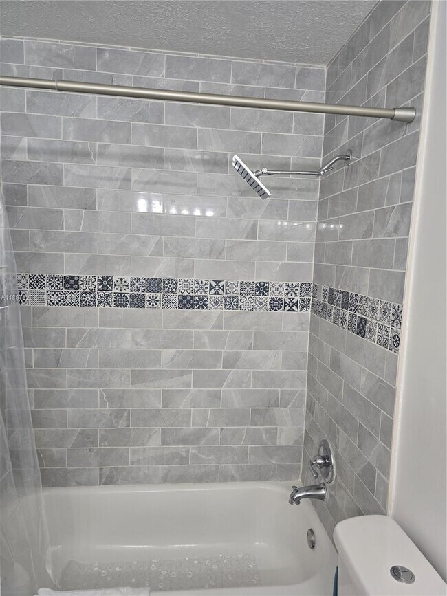 Building Photo - 1604 SW 7th St