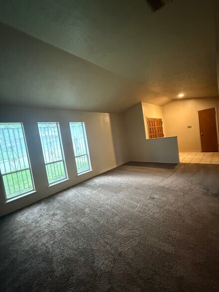 Building Photo - 7321 Indian Ridge Trl