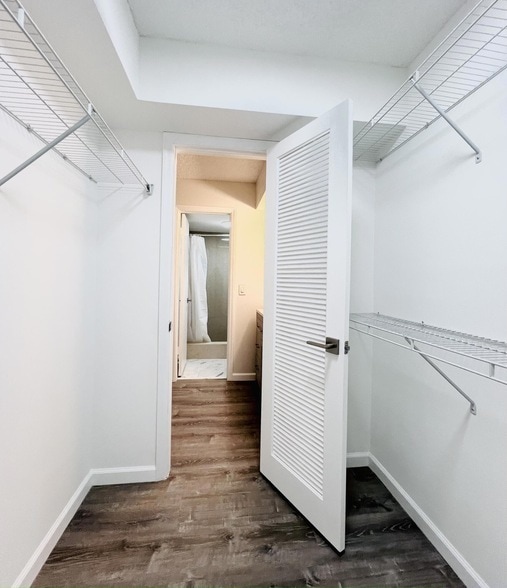 Building Photo - 500 Egret Cir