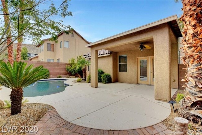 Building Photo - Gorgeous Southern Highlands 3 bedroom + loft and office with a sparkling pool!