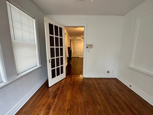 Building Photo - Plaza District / Classen 3 Bed Beauty!