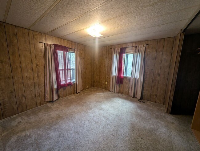 Building Photo - 2 Bed 2 Bath in Usk