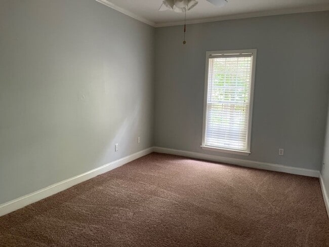 Building Photo - 127 Chesapeake Ct