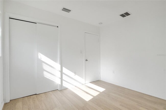 Building Photo - 813 Agnes Dr