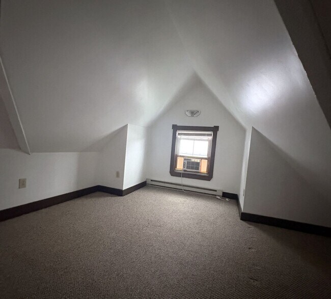 Building Photo - 72-74 Hanks St, Lowell